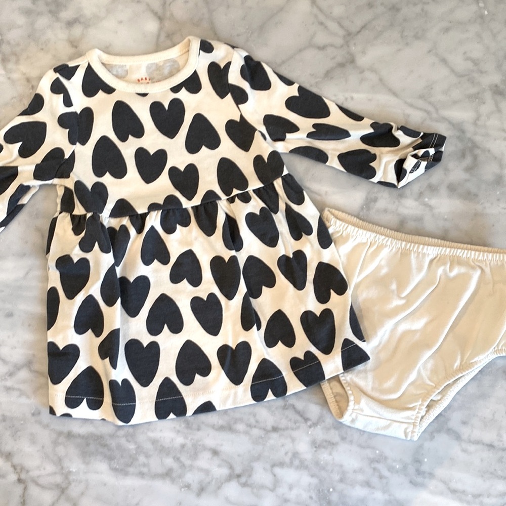 Cat & Jack 6-9m long sleeve dress with bloomers 🖤